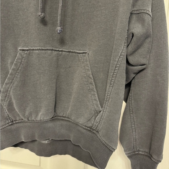 New - Madewell Terry Relaxed Raglan-Sleeve Sweatshirt. - Picture 7 of 10